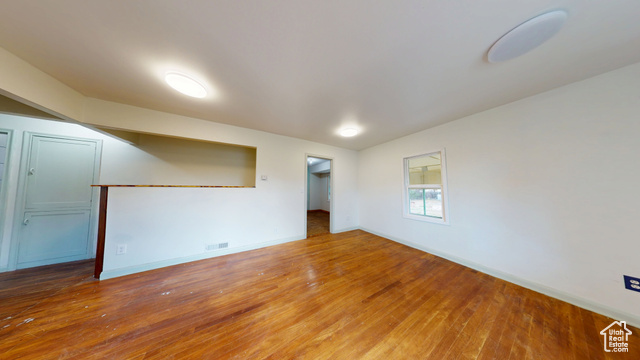 Photo 4 for MLS #2117479 at 496 E Main St