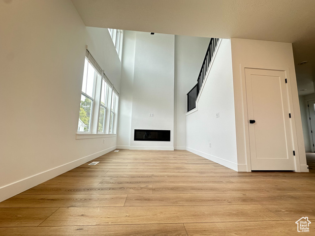 Photo 3 for MLS #2117516 at 272 E Vaughn Ln #17