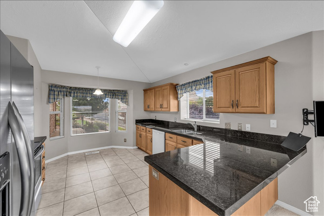 Photo 10 for MLS #2117527 at 639 W Uxbridge Cir