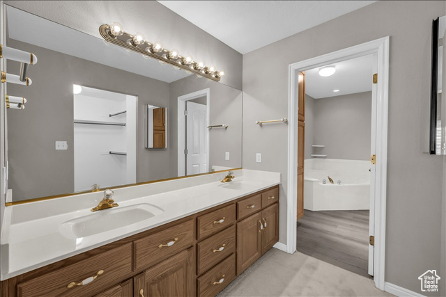 Photo 15 for MLS #2117527 at 639 W Uxbridge Cir