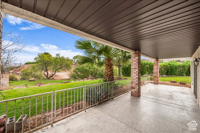 Photo 18 for MLS #2117527 at 639 W Uxbridge Cir