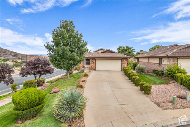Photo 9 for MLS #2117527 at 639 W Uxbridge Cir