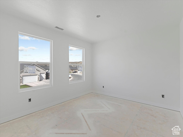 Photo 13 for MLS #2117565 at 2372 E Woodbury Ln