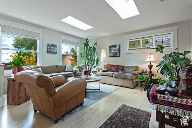 Photo 6 for MLS #2117575 at 716 E 4th Ave