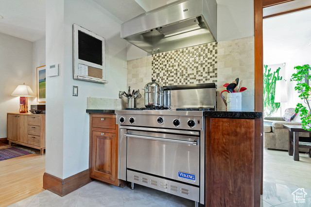 Photo 10 for MLS #2117575 at 716 E 4th Ave