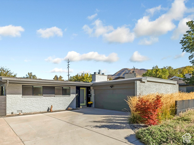 Photo 28 for MLS #2117579 at 2203 E Vimont Ave