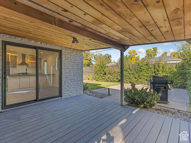 Photo 18 for MLS #2117579 at 2203 E Vimont Ave