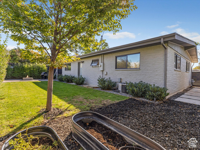Photo 22 for MLS #2117579 at 2203 E Vimont Ave