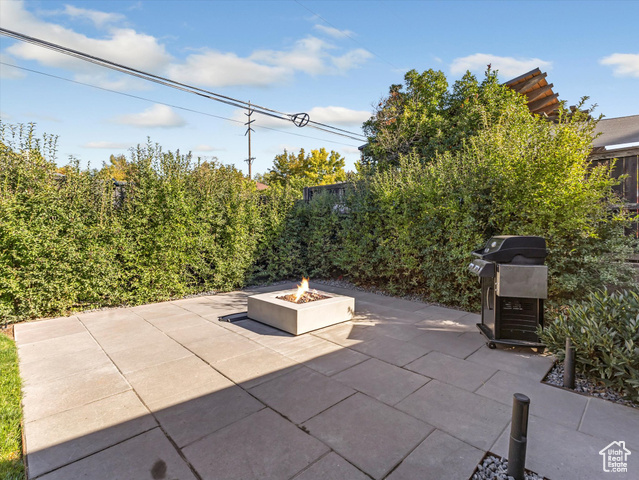 Photo 21 for MLS #2117579 at 2203 E Vimont Ave