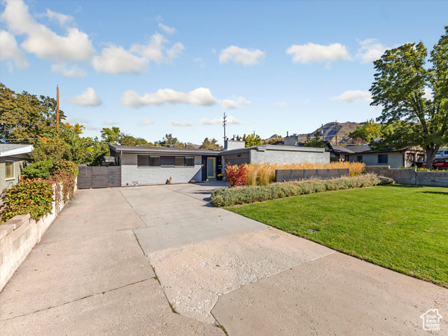 Photo 25 for MLS #2117579 at 2203 E Vimont Ave
