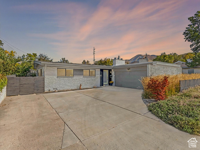 View photos for 2203 E Vimont Ave MLS #2117579 - 2203 E Vimont Ave
