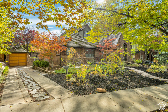 Photo 2 for MLS #2117591 at 1458 E Princeton Ave