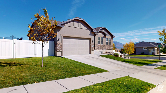 Photo 3 for MLS #2117605 at 3809 E Hollow Crest Dr
