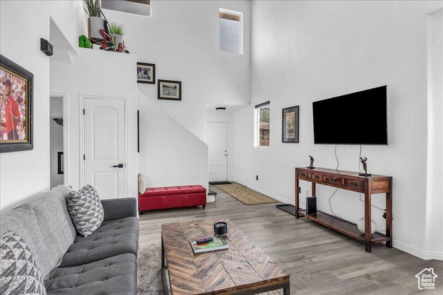 Photo 3 for MLS #2117627 at 1277 W Las Hurdes Dr