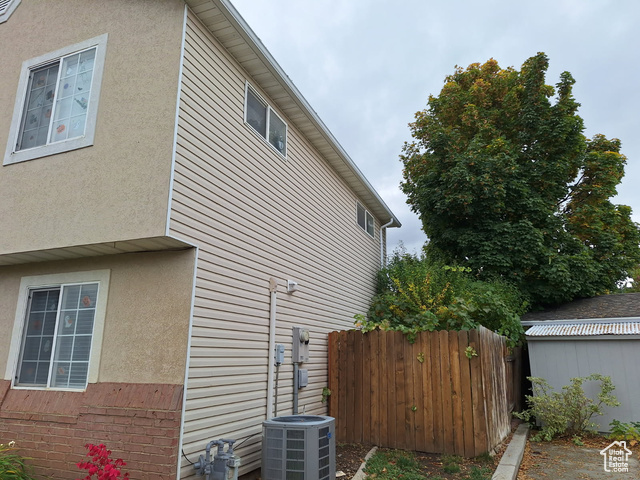 Photo 4 for MLS #2117668 at 635 W Liberty Cir