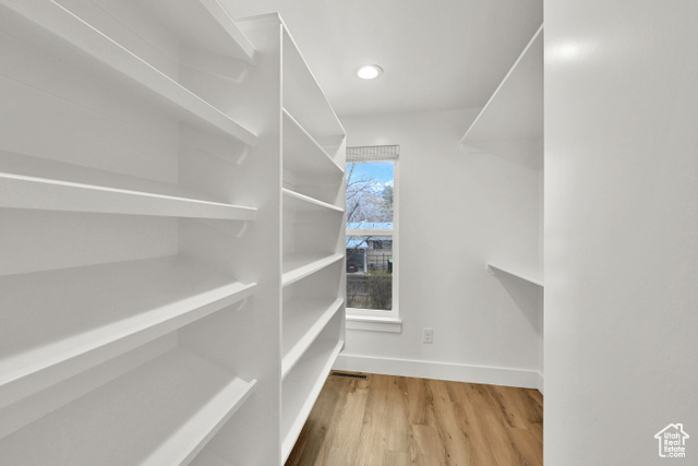 Photo 8 for MLS #2117717 at 1522 Robins Cir