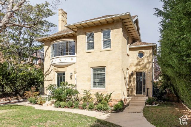 View photos for 215 E 2nd Ave MLS #2117731 - 215 E 2nd Ave