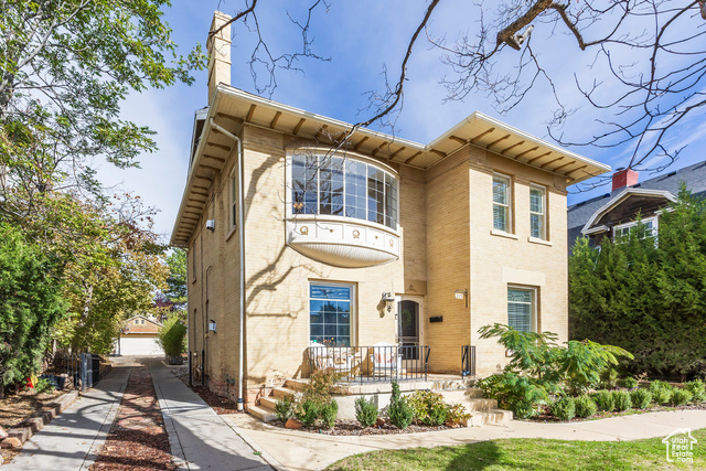 Photo 42 for MLS #2117731 at 215 E 2nd Ave