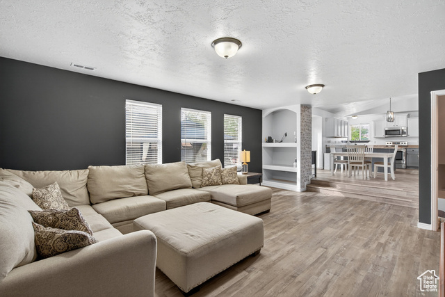 Photo 14 for MLS #2117754 at 336 E 700 North