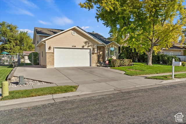 4918 S 2925 W, Roy UT 84067