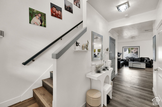 Photo 4 for MLS #2117792 at 7187 S 420 East