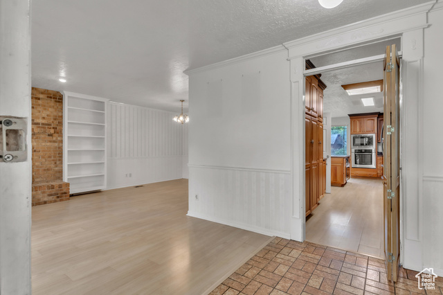 Photo 8 for MLS #2117803 at 2460 W Rustic Roads Dr