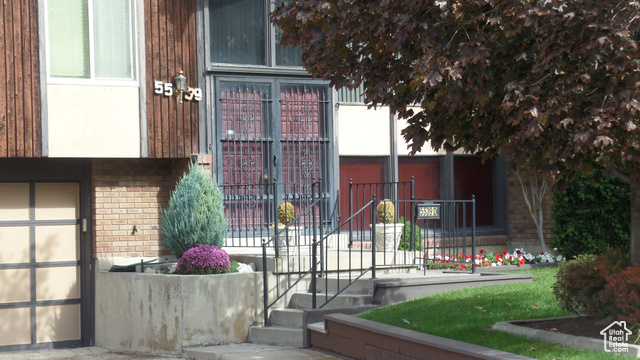 Photo 2 for MLS #2117816 at 5539 S Danube Dr