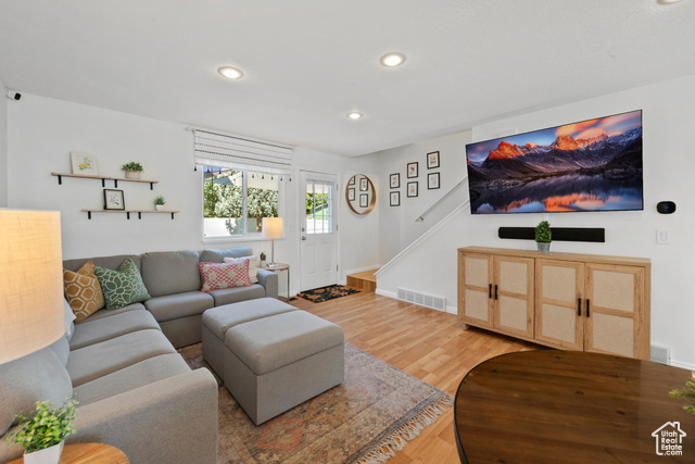 Photo 2 for MLS #2117832 at 381 E Park Creeke Ln