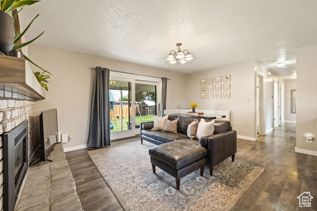 Photo 4 for MLS #2117833 at 1250 Jordan Ave