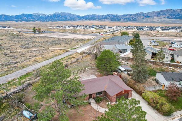 Photo 43 for MLS #2117837 at 349 Belaire Cir