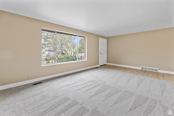 Photo 4 for MLS #2117837 at 349 Belaire Cir