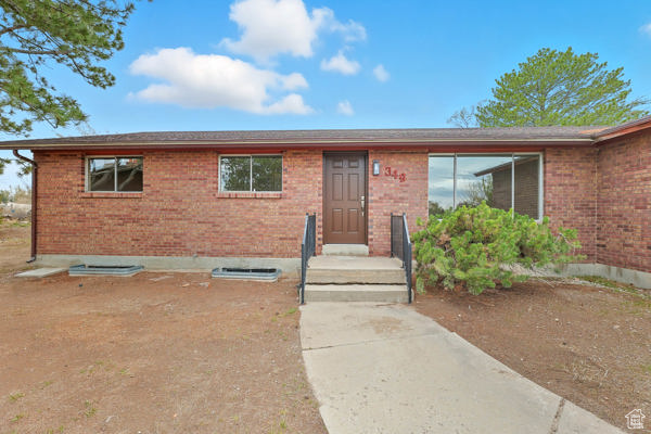 Photo 38 for MLS #2117837 at 349 Belaire Cir