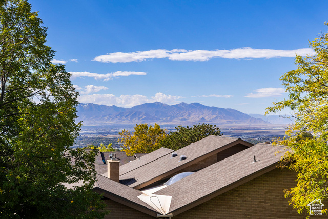 Photo 7 for MLS #2117856 at 822 N Grandridge Ct