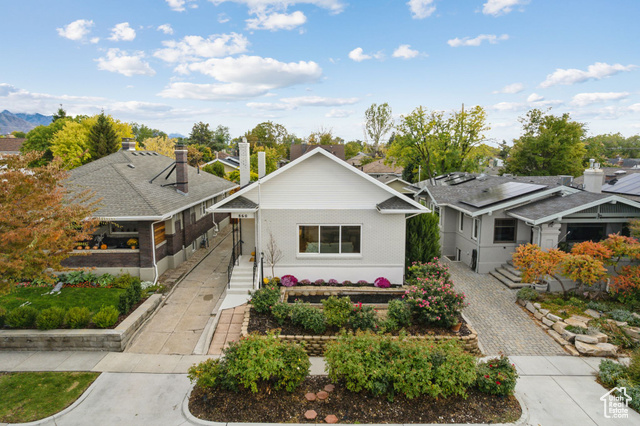 Photo 6 for MLS #2117865 at 860 E Emerson Ave
