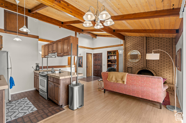 Photo 10 for MLS #2117875 at 1314 E Crandall Ave