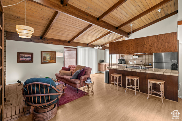 Photo 7 for MLS #2117875 at 1314 E Crandall Ave