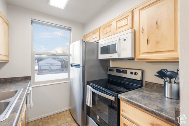 Photo 14 for MLS #2117879 at 229 N B St #9