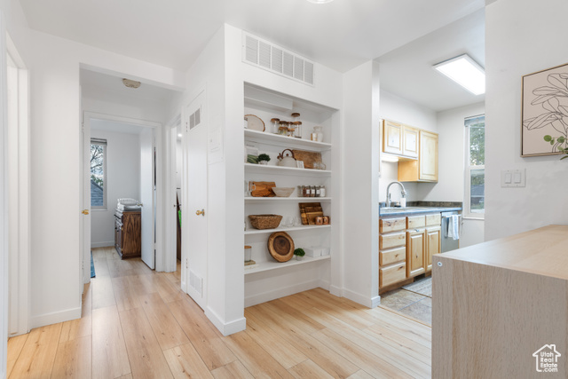 Photo 4 for MLS #2117879 at 229 N B St #9