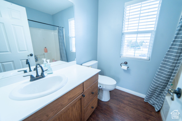 Photo 19 for MLS #2117882 at 885 W Chartres Ave