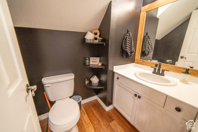 Photo 8 for MLS #2117882 at 885 W Chartres Ave
