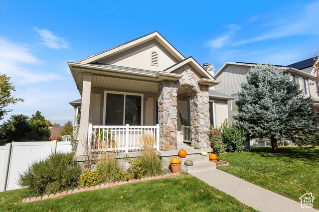 Photo 3 for MLS #2117925 at 913 E Spiers Ln