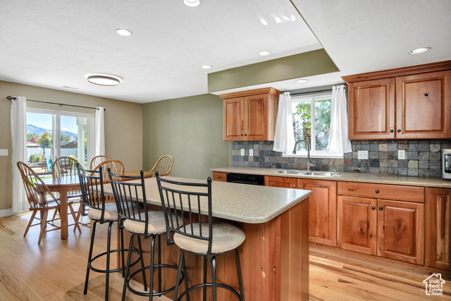 Photo 12 for MLS #2117947 at 1390 W Henry&