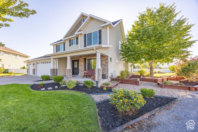 Photo 4 for MLS #2117947 at 1390 W Henry&