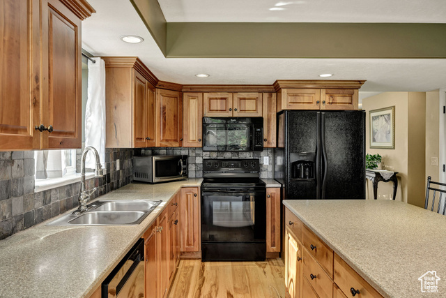 Photo 11 for MLS #2117947 at 1390 W Henry&