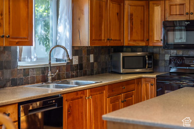 Photo 13 for MLS #2117947 at 1390 W Henry&