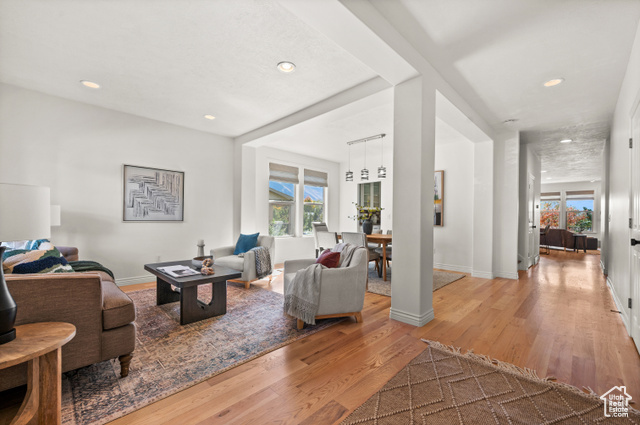 Photo 4 for MLS #2117953 at 1974 E Quartzridge Dr