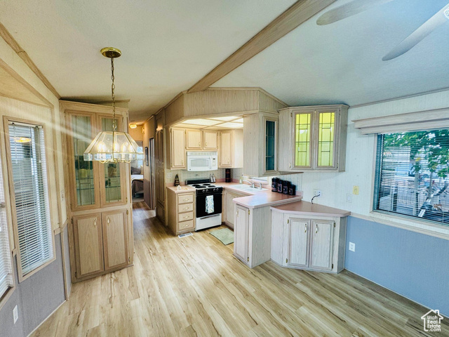 Photo 5 for MLS #2117961 at 1150 W Red Hills Pkwy #183