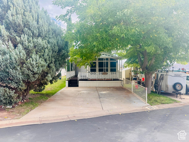 1150 W RED HILLS PKWY #183, Washington UT 84780