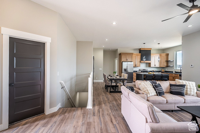Photo 7 for MLS #2117974 at 565 E Otto Ln #421