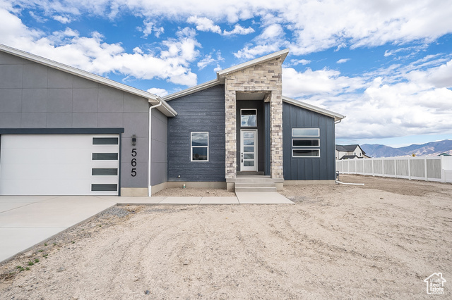 Photo 4 for MLS #2117974 at 565 E Otto Ln #421